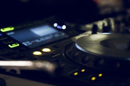 Dont over mix your DJ set