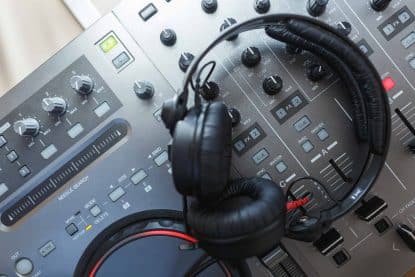 How to DJ without using headphones