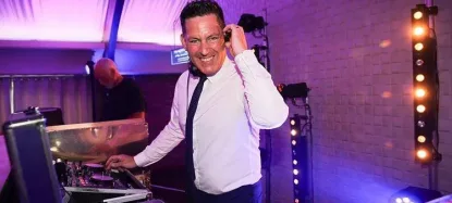 Wedding DJs learn from pros